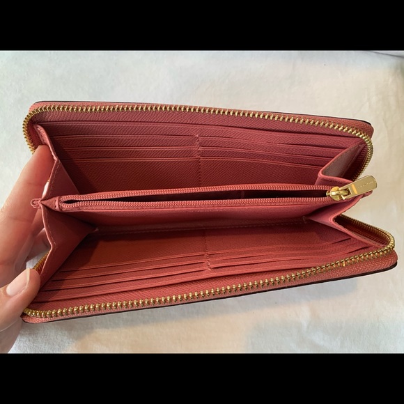 Large Pink Coach Wallet - Picture 4 of 7